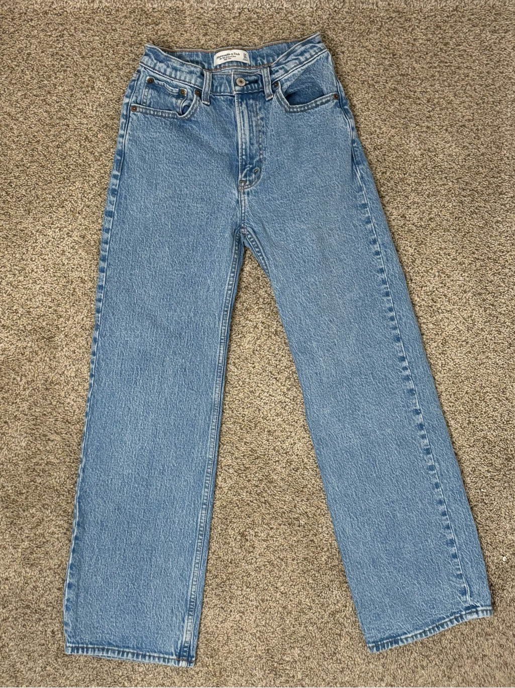 Abercrombie & Fitch High Rise Relaxed Jeans